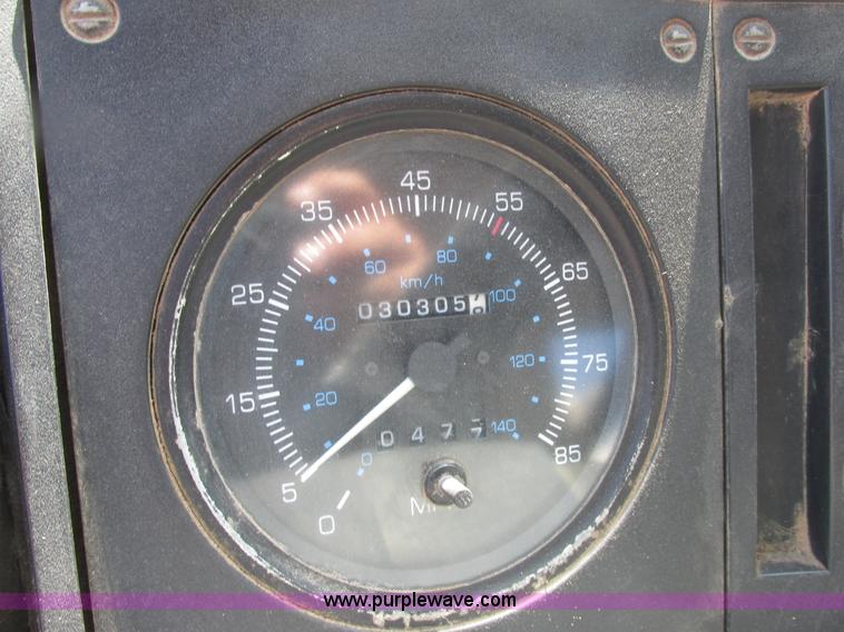 image for item E7359 1996 Ford CF7000 street sweeper