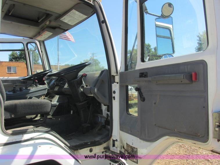 image for item E7359 1996 Ford CF7000 street sweeper