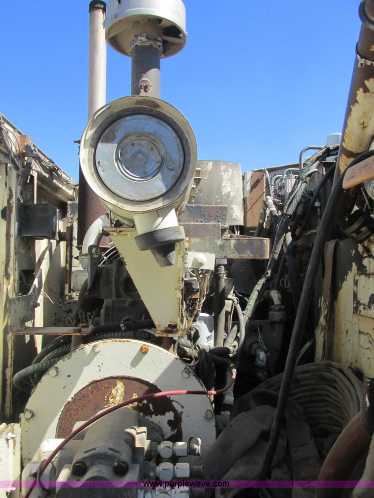 image for item E7359 1996 Ford CF7000 street sweeper