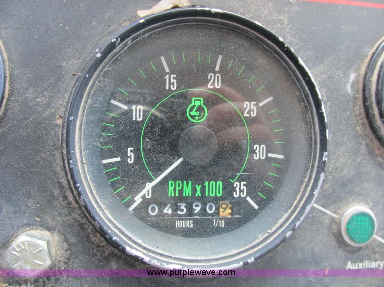 image for item E7359 1996 Ford CF7000 street sweeper