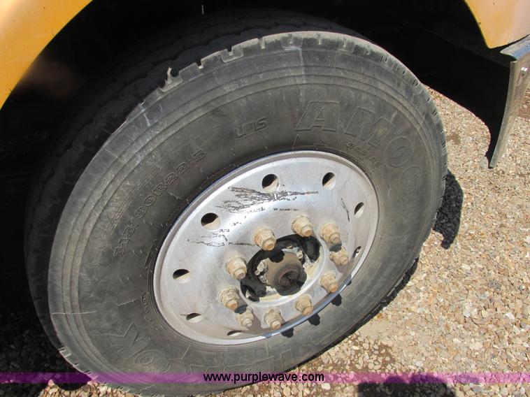 image for item E7360 2002 Peterbilt 330 dump truck