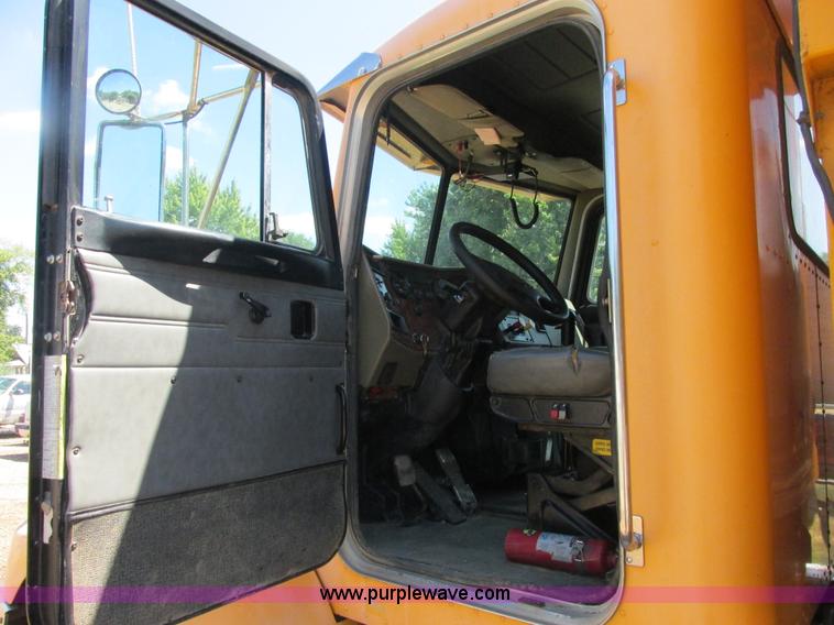 image for item E7360 2002 Peterbilt 330 dump truck