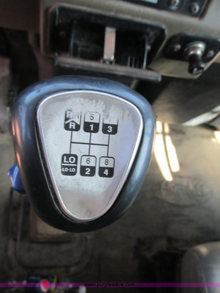 image for item E7360 2002 Peterbilt 330 dump truck