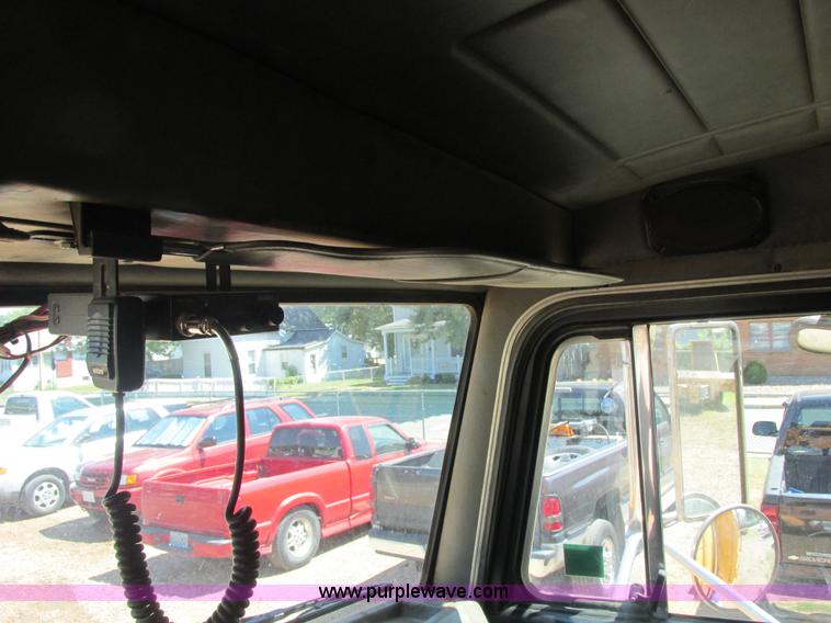 image for item E7360 2002 Peterbilt 330 dump truck