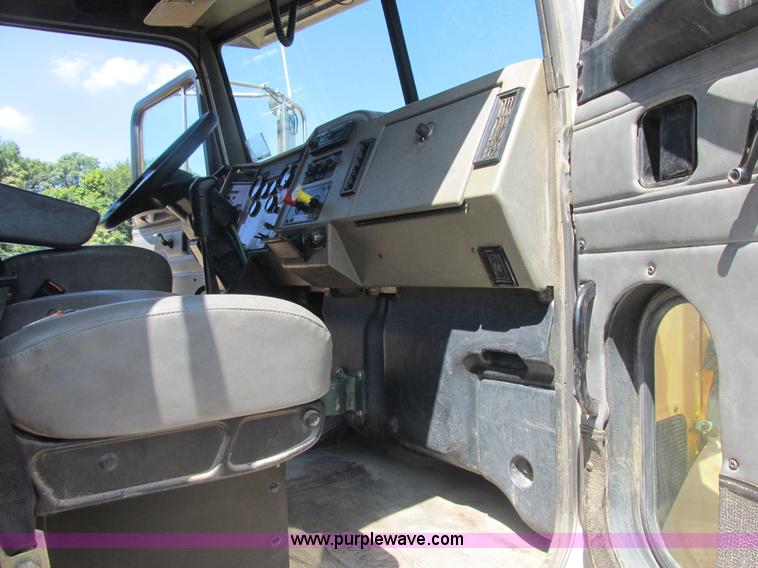 image for item E7360 2002 Peterbilt 330 dump truck