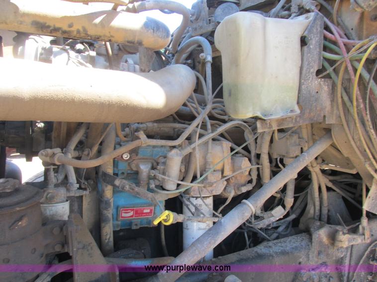 image for item E7361 1995 Ford LT9000 dump truck