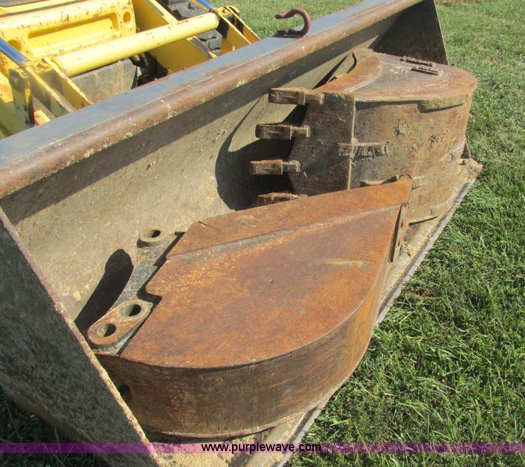 image for item E7365 2001 New Holland LB75 backhoe