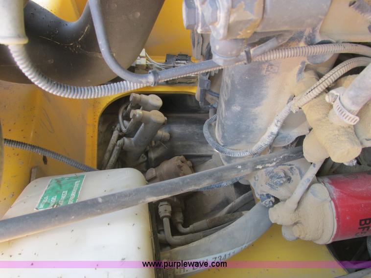 image for item E7365 2001 New Holland LB75 backhoe