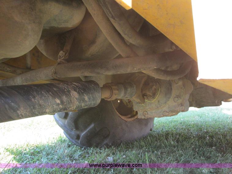 image for item E7365 2001 New Holland LB75 backhoe