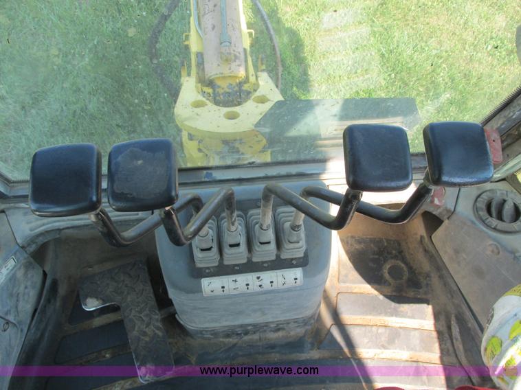 image for item E7365 2001 New Holland LB75 backhoe