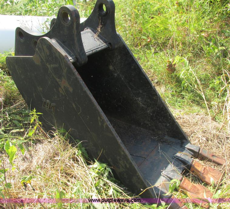 image for item E7365 2001 New Holland LB75 backhoe