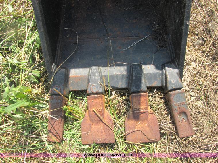 image for item E7365 2001 New Holland LB75 backhoe