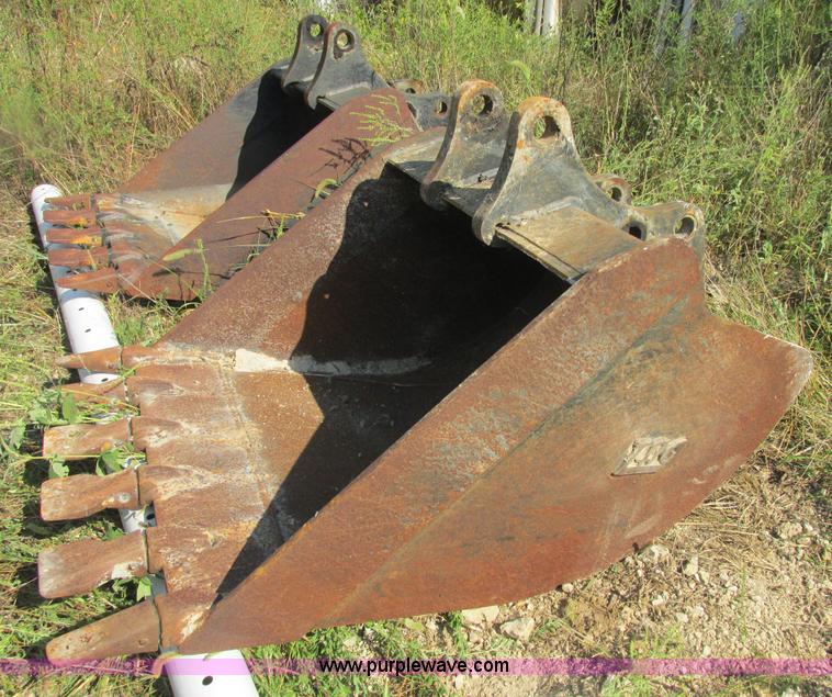 image for item E7365 2001 New Holland LB75 backhoe