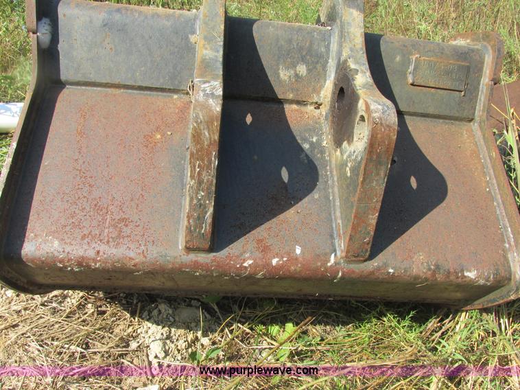 image for item E7365 2001 New Holland LB75 backhoe