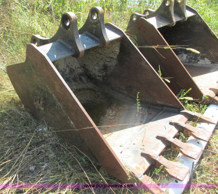 image for item E7365 2001 New Holland LB75 backhoe