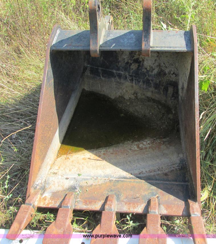 image for item E7365 2001 New Holland LB75 backhoe