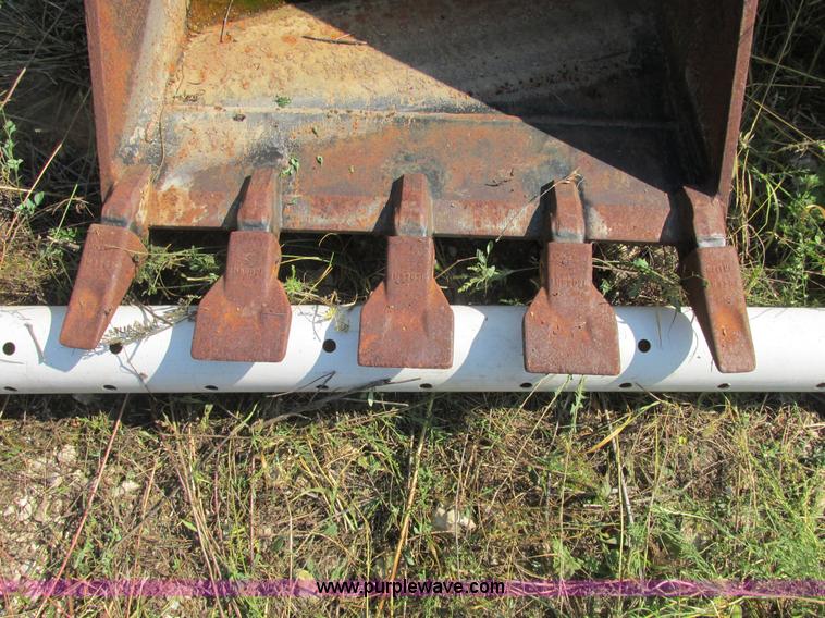 image for item E7365 2001 New Holland LB75 backhoe