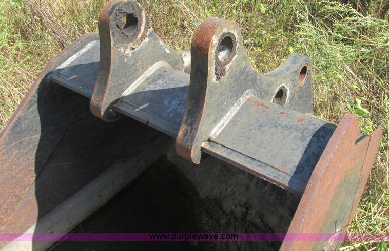 image for item E7365 2001 New Holland LB75 backhoe