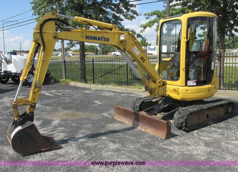image for item E7385 2006 Komatsu PC35MR-1 mini excavator