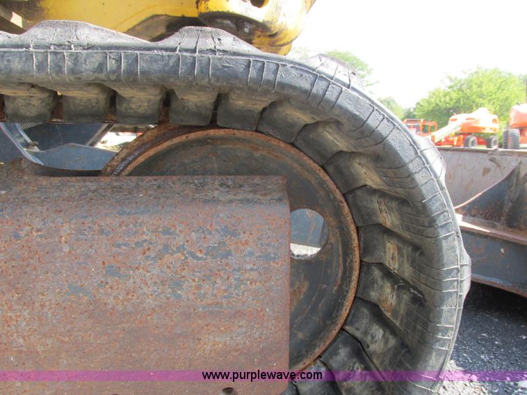 image for item E7385 2006 Komatsu PC35MR-1 mini excavator