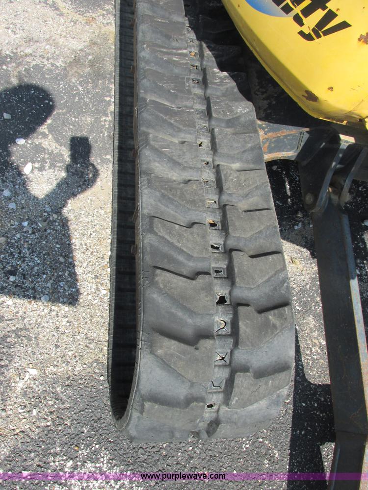 image for item E7385 2006 Komatsu PC35MR-1 mini excavator