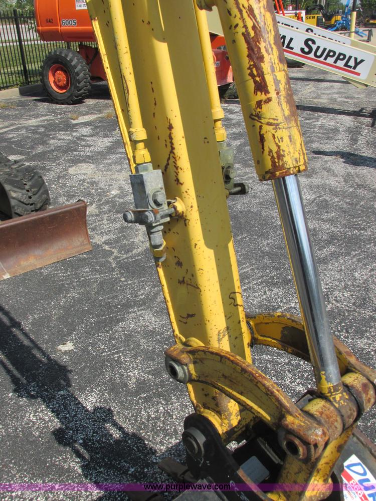 image for item E7385 2006 Komatsu PC35MR-1 mini excavator