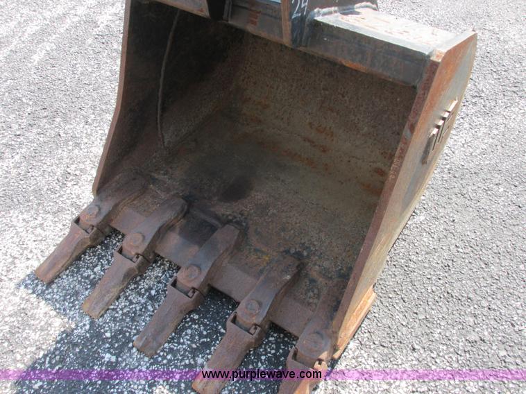 image for item E7385 2006 Komatsu PC35MR-1 mini excavator