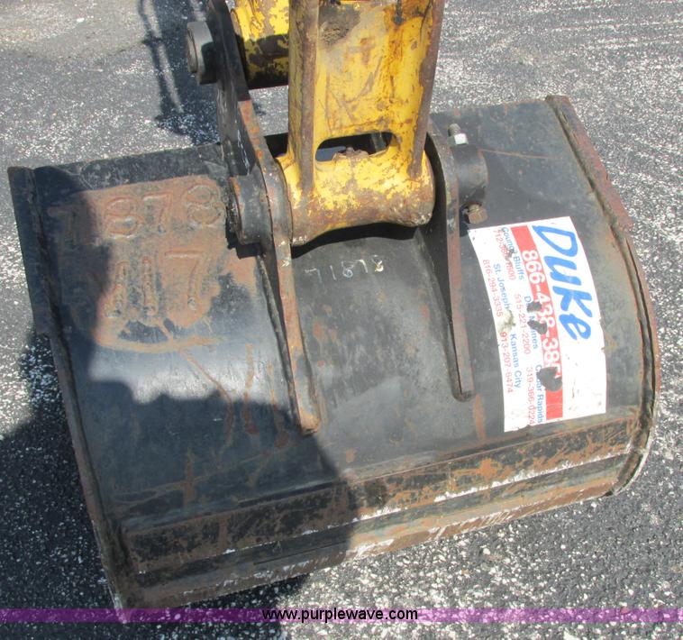 image for item E7385 2006 Komatsu PC35MR-1 mini excavator