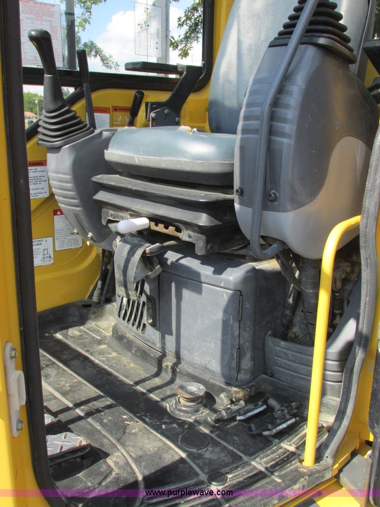 image for item E7385 2006 Komatsu PC35MR-1 mini excavator