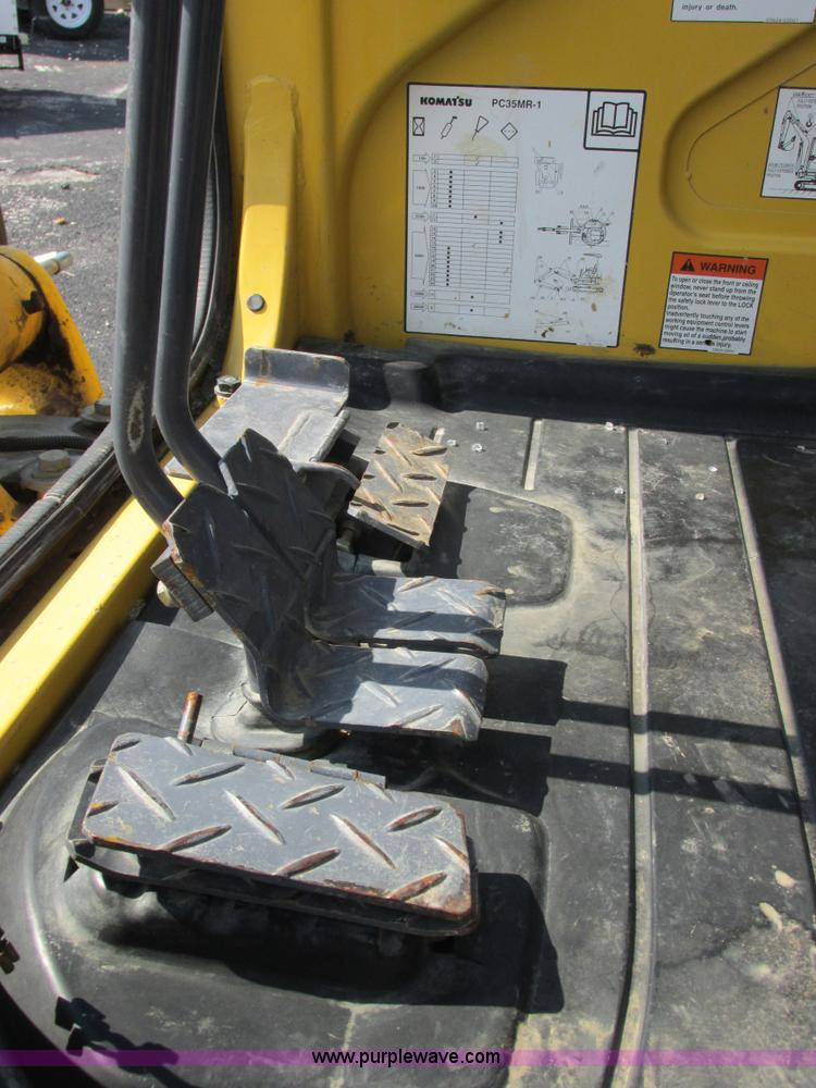 image for item E7385 2006 Komatsu PC35MR-1 mini excavator