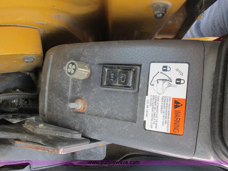 image for item E7385 2006 Komatsu PC35MR-1 mini excavator