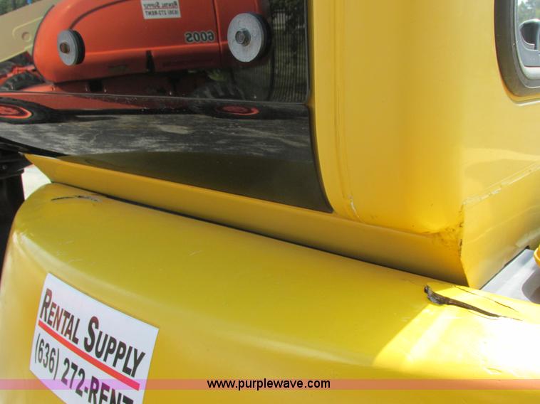 image for item E7385 2006 Komatsu PC35MR-1 mini excavator