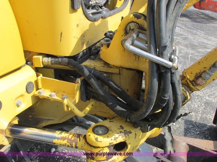 image for item E7385 2006 Komatsu PC35MR-1 mini excavator