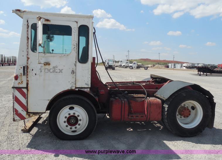 image for item E7695 Yard truck