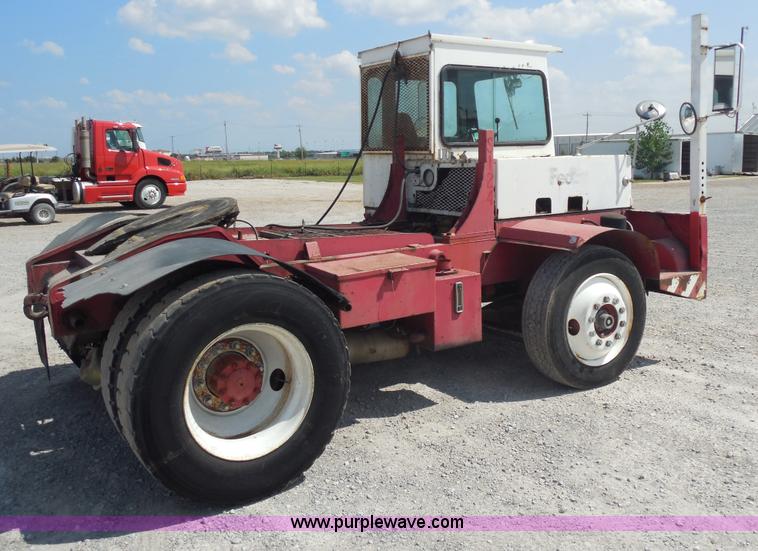 image for item E7695 Yard truck