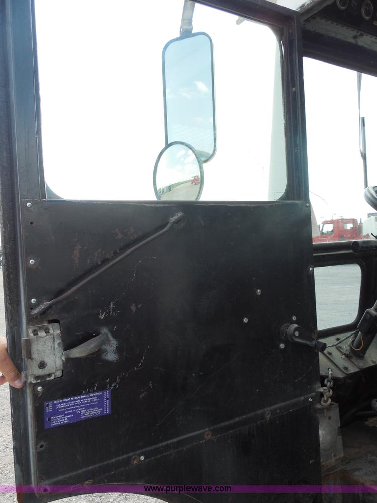 image for item E7695 Yard truck