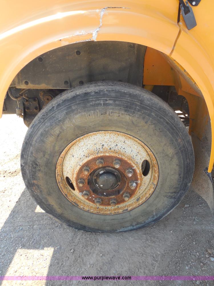 image for item E7699 1993 International 4900 dump truck