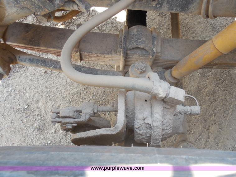 image for item E7699 1993 International 4900 dump truck