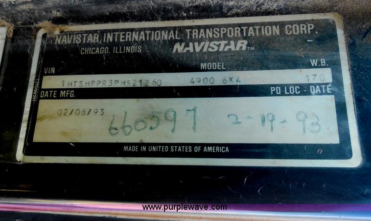 image for item E7699 1993 International 4900 dump truck