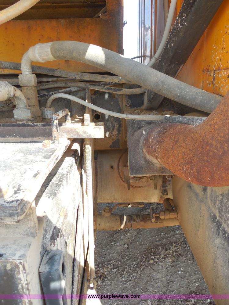 image for item E7699 1993 International 4900 dump truck