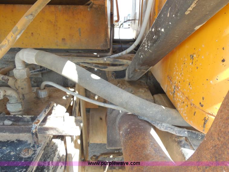 image for item E7699 1993 International 4900 dump truck