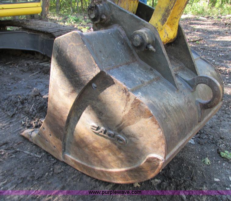 image for item F5261 1998 Komatsu PC220LC-6LE excavator