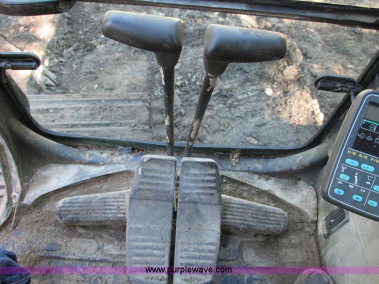 image for item F5261 1998 Komatsu PC220LC-6LE excavator