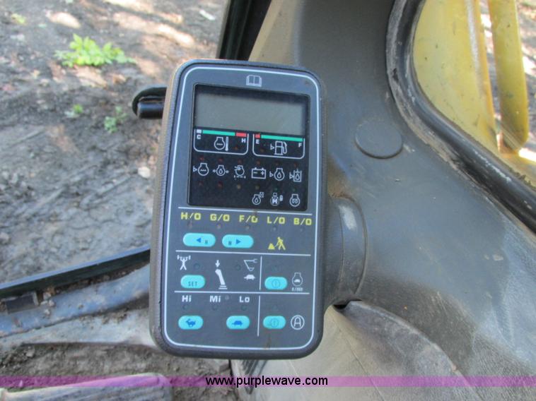 image for item F5261 1998 Komatsu PC220LC-6LE excavator