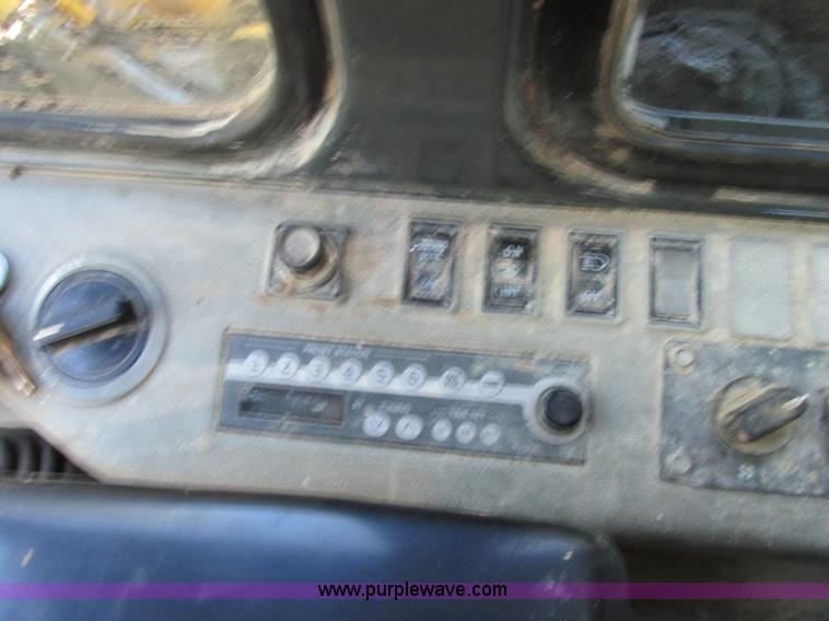 image for item F5261 1998 Komatsu PC220LC-6LE excavator