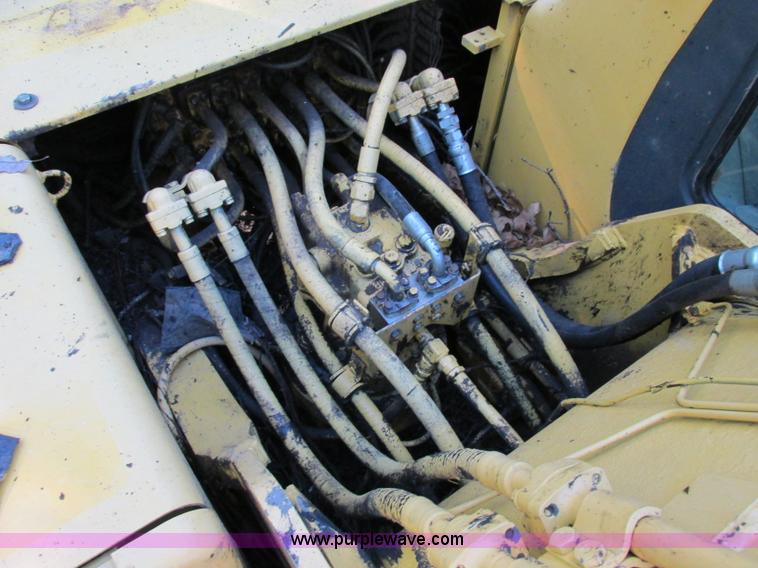 image for item F5261 1998 Komatsu PC220LC-6LE excavator