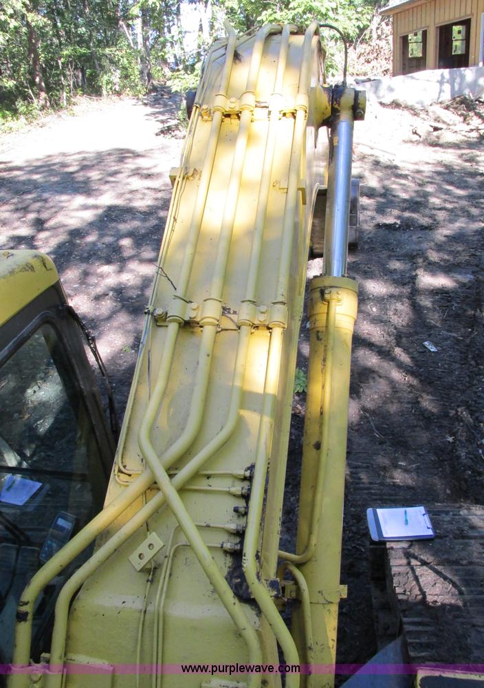 image for item F5261 1998 Komatsu PC220LC-6LE excavator