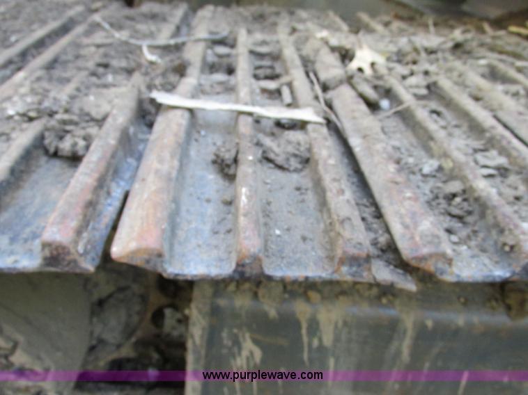 image for item F5261 1998 Komatsu PC220LC-6LE excavator