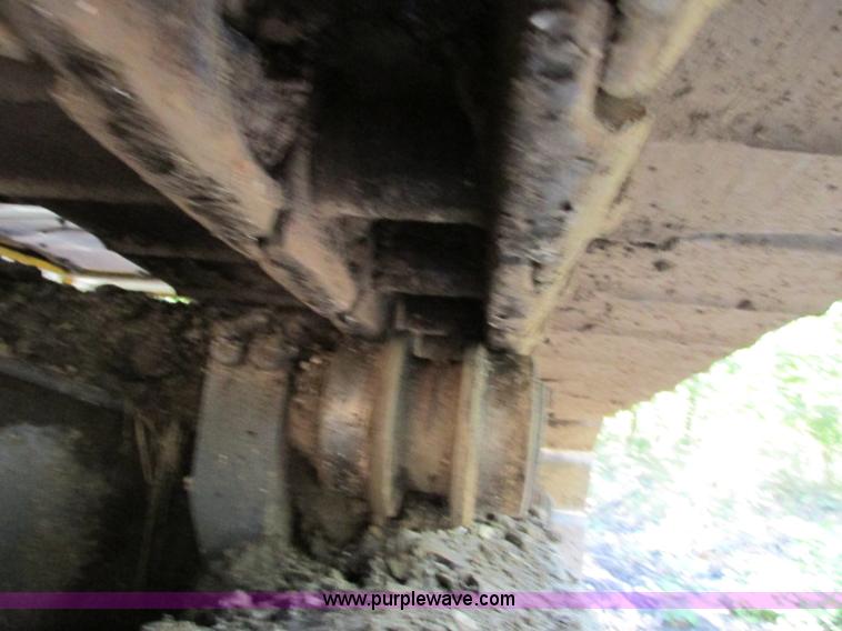 image for item F5261 1998 Komatsu PC220LC-6LE excavator