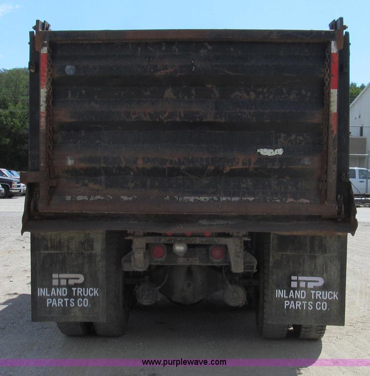 image for item G2101 1986 Ford LTL9000 dump truck